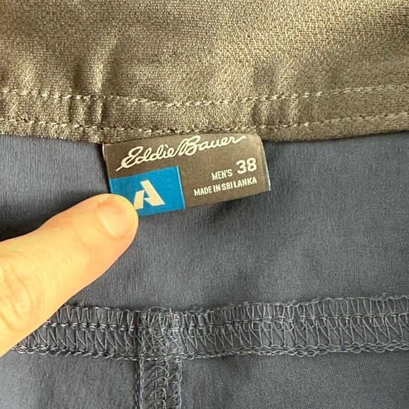 Eddie Bauer Men's Guide Pro Shorts EUC - Picture 4 of 5